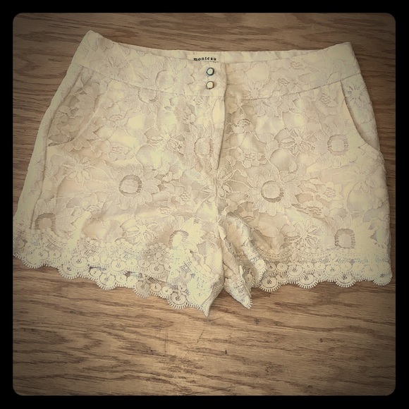 Cream lace shorts - Picture 1 of 5